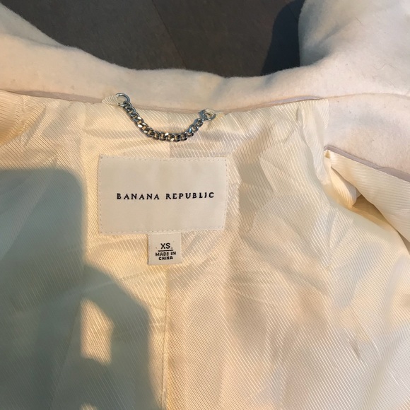 Off white wool pea coat from Banana Republic - Picture 4 of 7